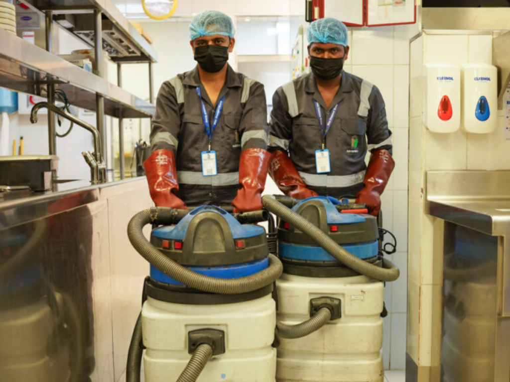Blocked Drain Cleaning In Dubai (2)